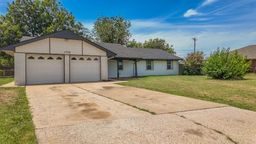 1729 Gladstone Ter, The Village, Oklahoma