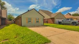 2307 N Lincoln Ave, Moore, OK 73160